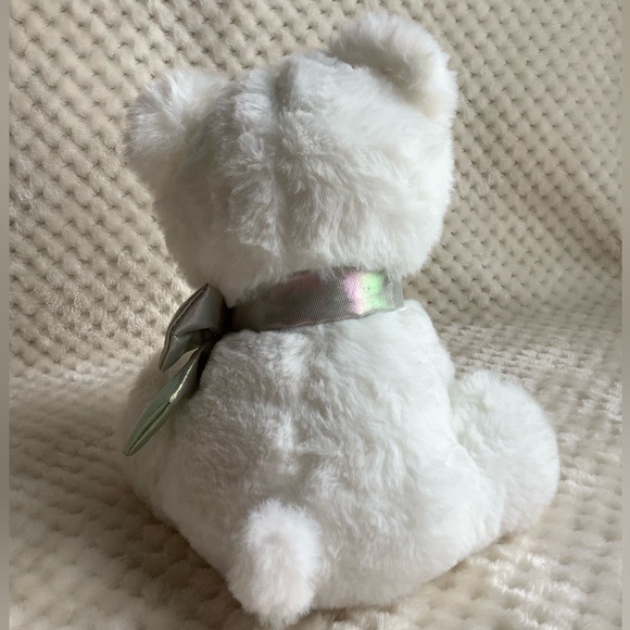 Animal Adventure 2022 White Baby Polar Bear Cub Iridescent Ribbon Bow and Feet - Picture 4 of 9